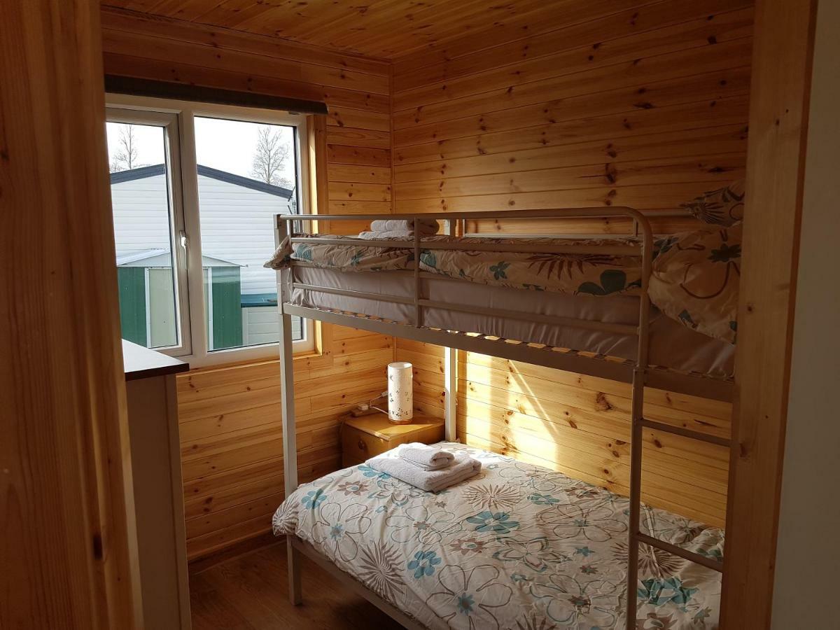 Acorn Camping And Caravan Park Llantwit Major Ngoại thất bức ảnh