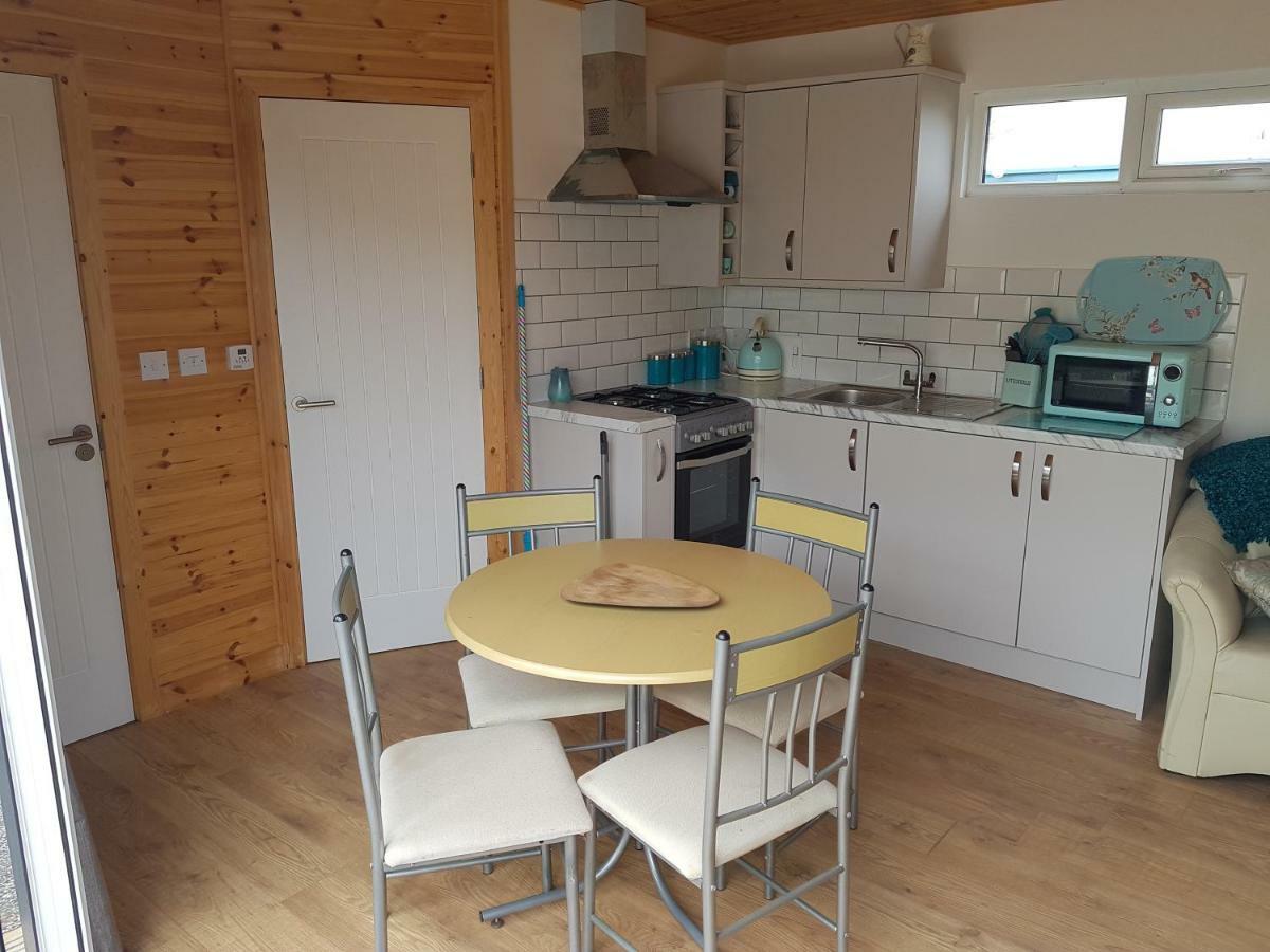 Acorn Camping And Caravan Park Llantwit Major Ngoại thất bức ảnh